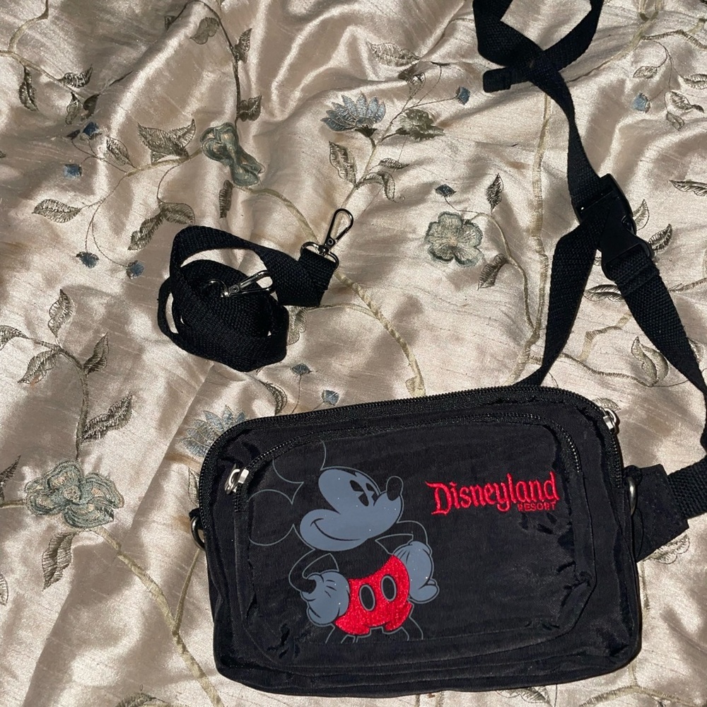 Black Disney bag with adjustable straps - Picture 2 of 3